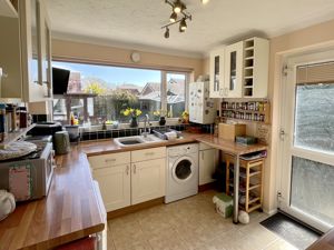 Kitchen- click for photo gallery